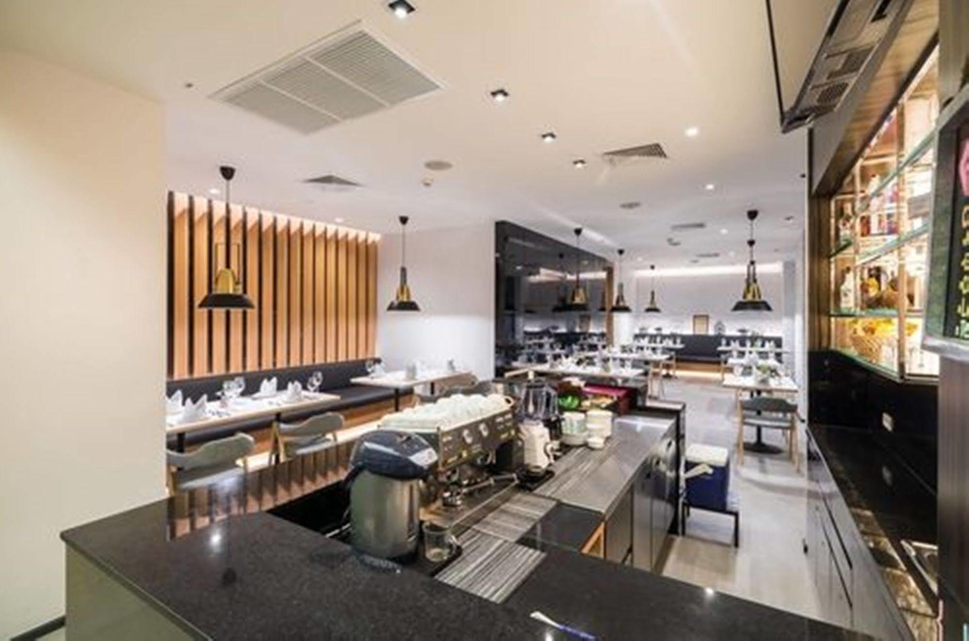 Sea Me Spring Tree Hotel (Adults Only) Pattaya Εξωτερικό φωτογραφία